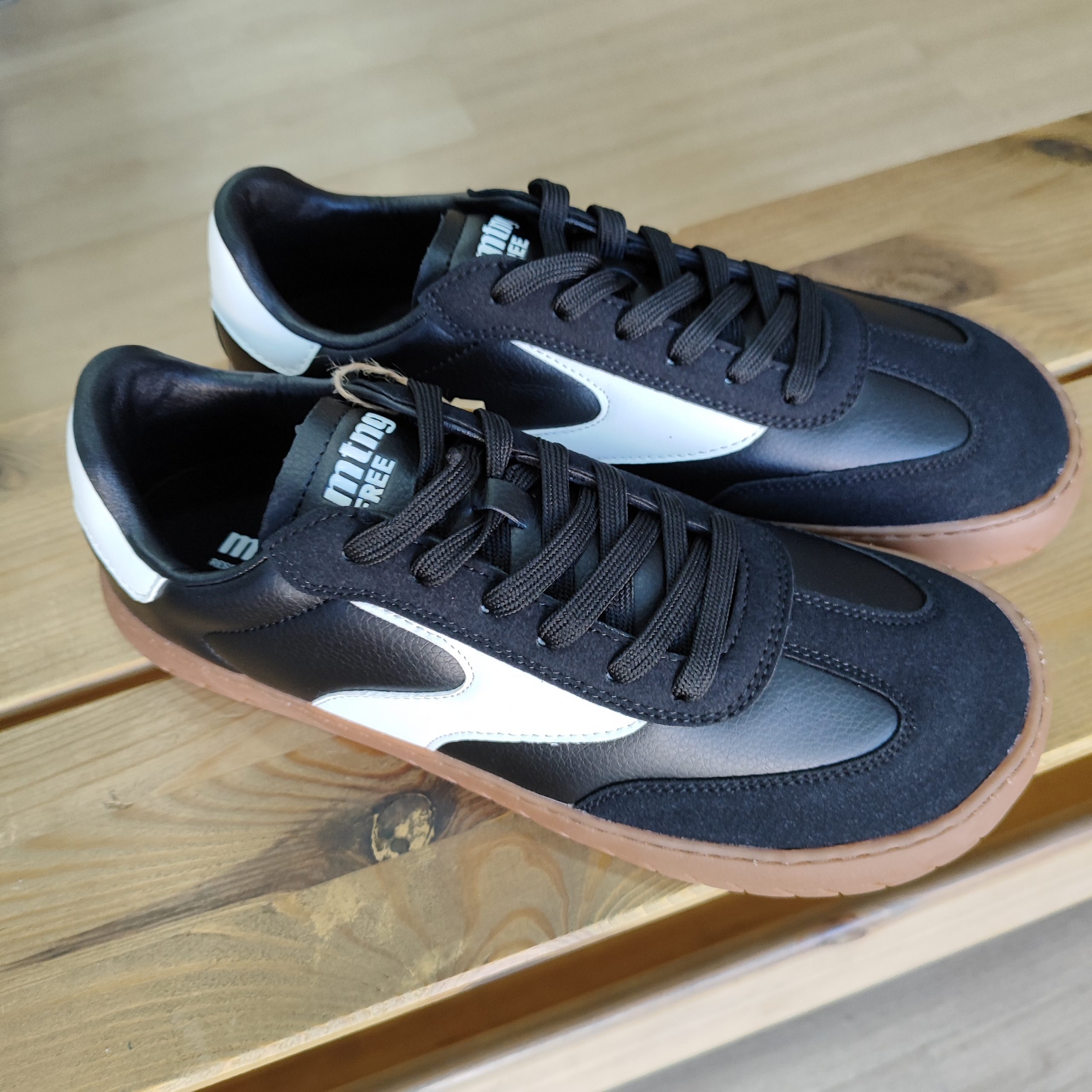 Deportivas JYM de Mustang