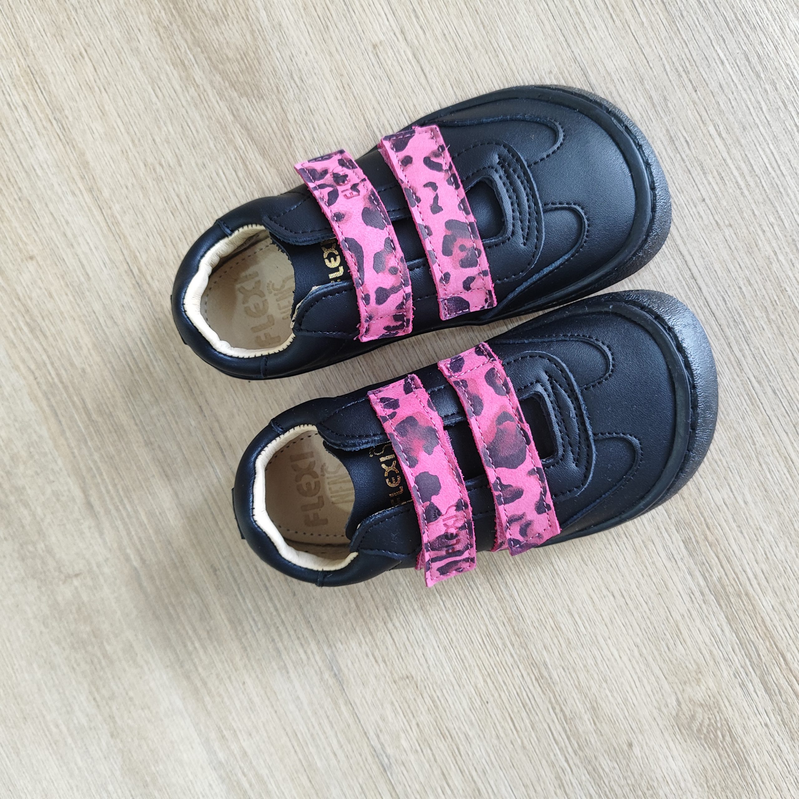 Deportivas Leo de Nens