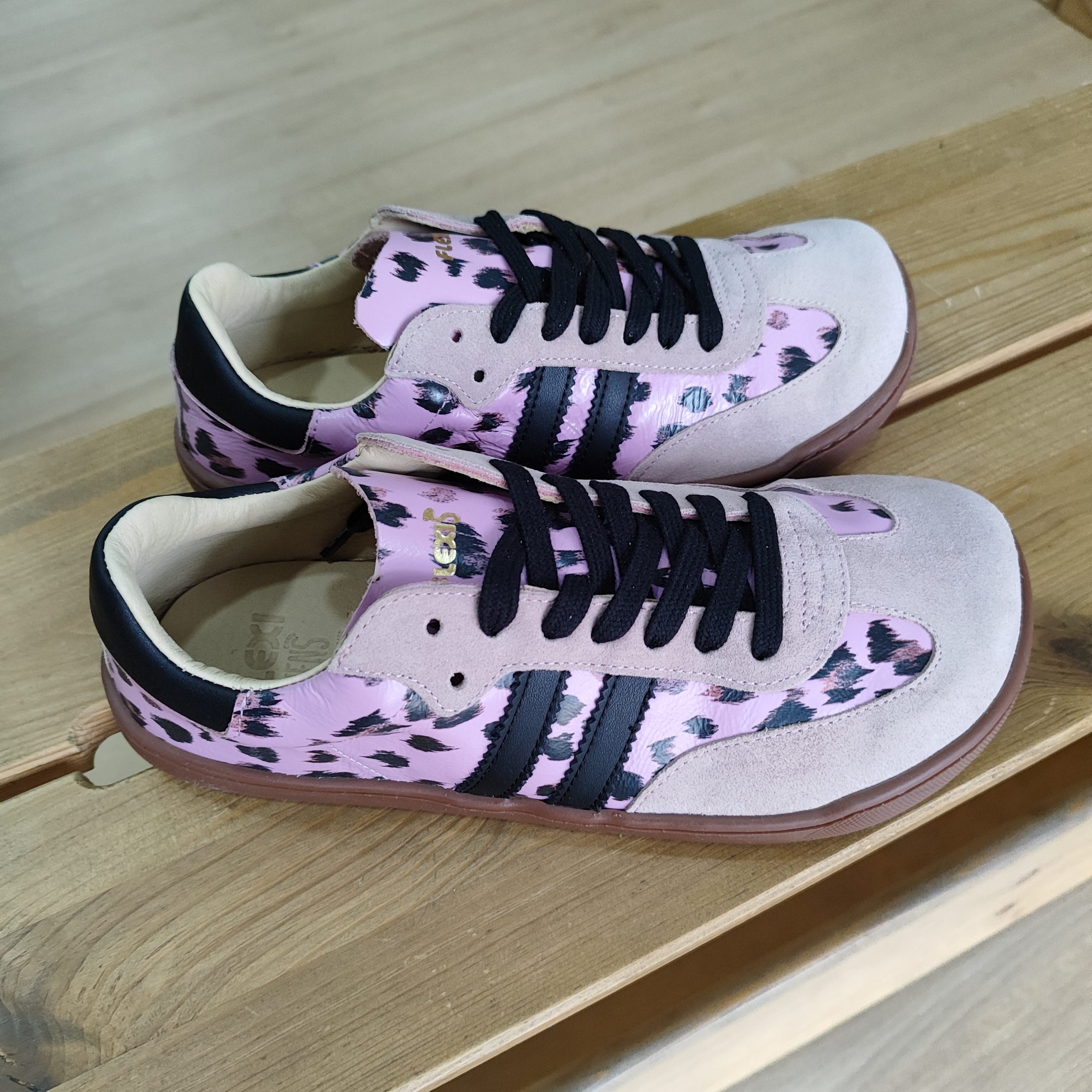 DEPORTIVAS LEO LILA DE NENS