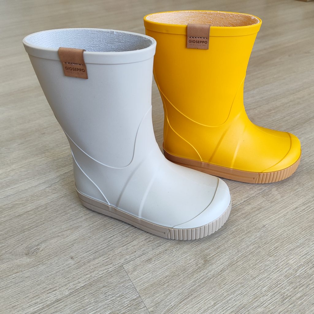 BOTAS DE AGUA BARNESS DE GIOSEPPO