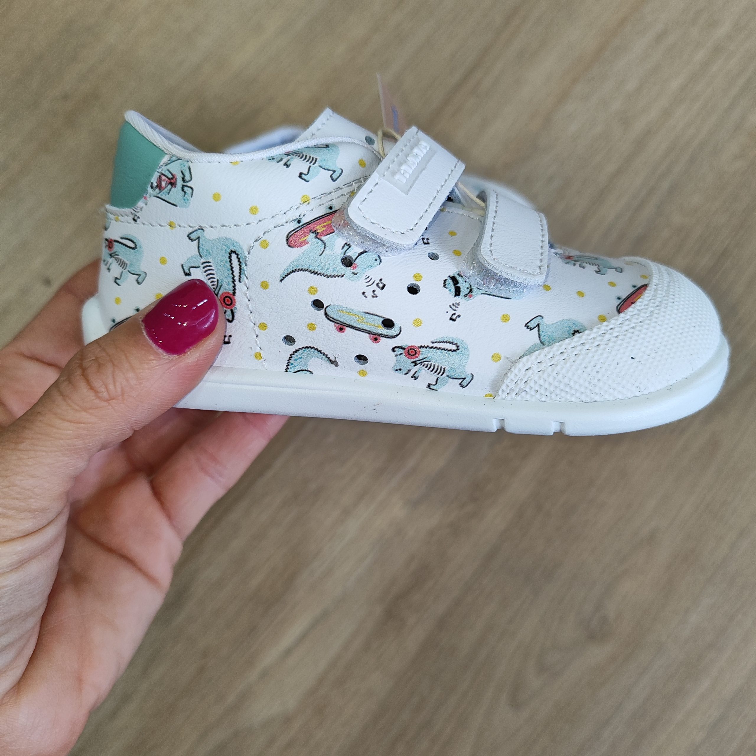 Deportivas DINO de Titanitos - Imagen 3