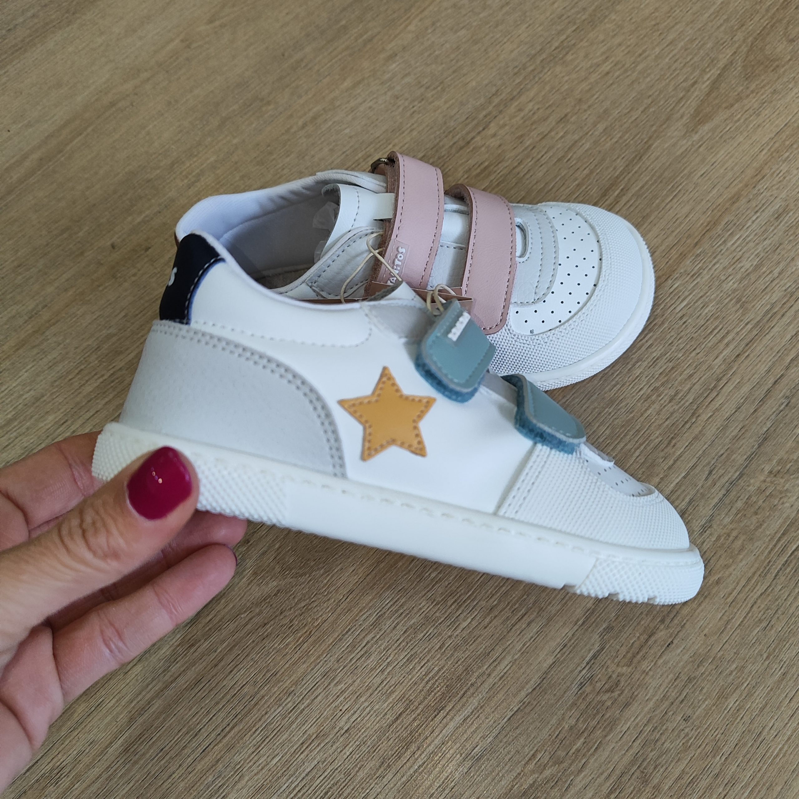 Deportivas JORDI de Titanitos - Imagen 2