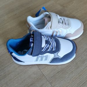 Deportivas NIXON de Mustang