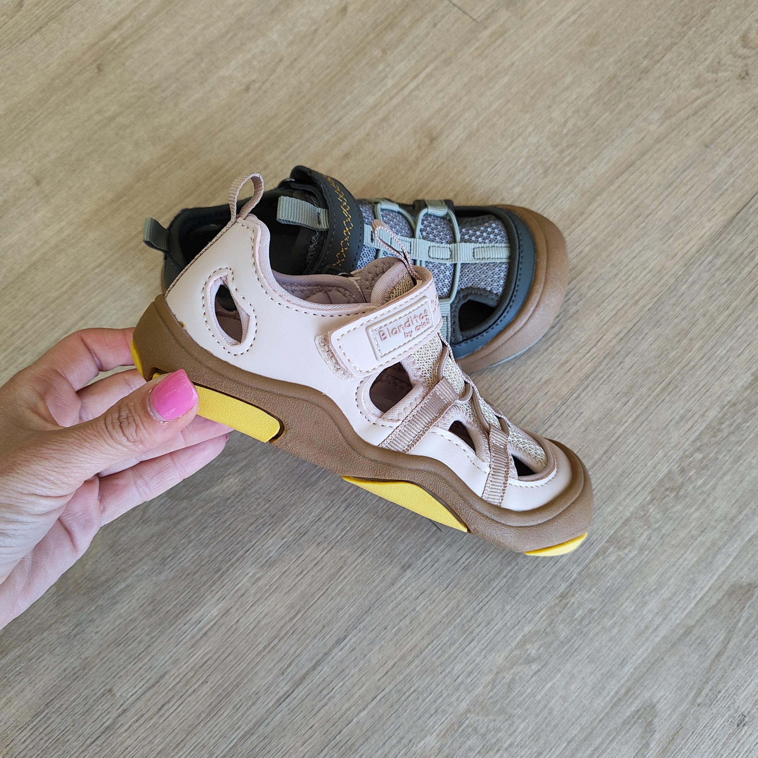 Deportivas tipo cangrejeras OLIMPO de Blanditos by Crios - Imagen 2